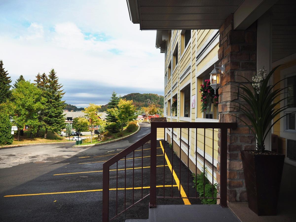 Hotel And Suites Les Laurentides Saint-Sauveur-des-Monts Eksteriør bilde